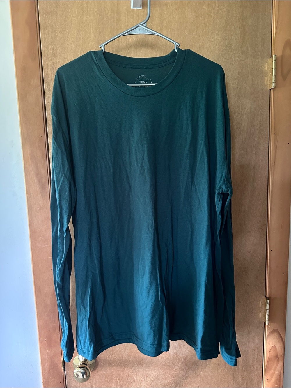 True Classic-  Men's Long-Sleeve Crewneck in green
